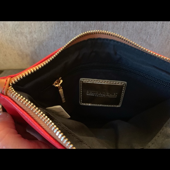 New Red Wristlet Handbag - Picture 4 of 4